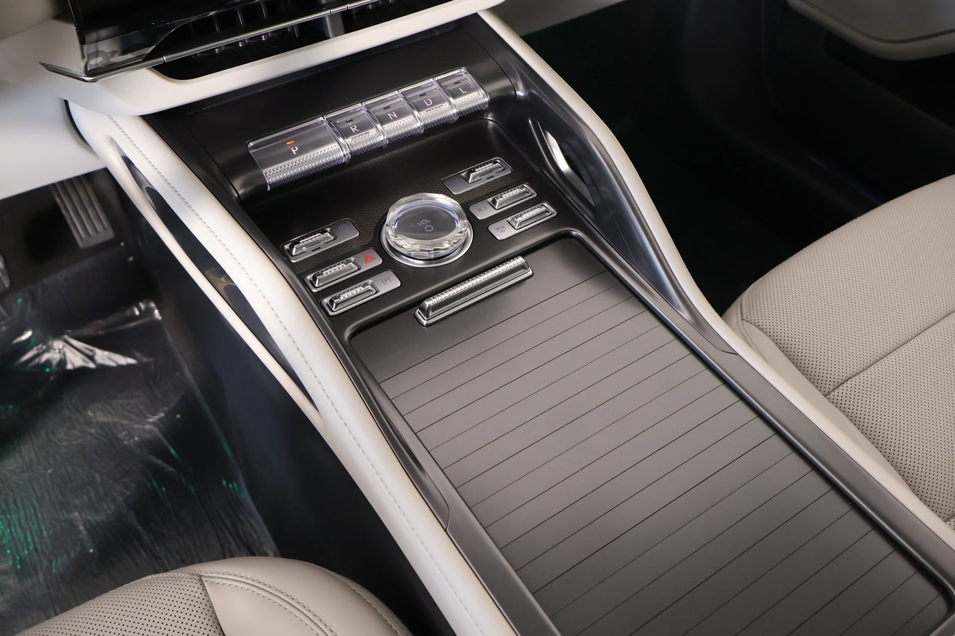 New 2026 Lincoln Nautilus Premier w/ Equipment Group 102A AWD/4WD image 8