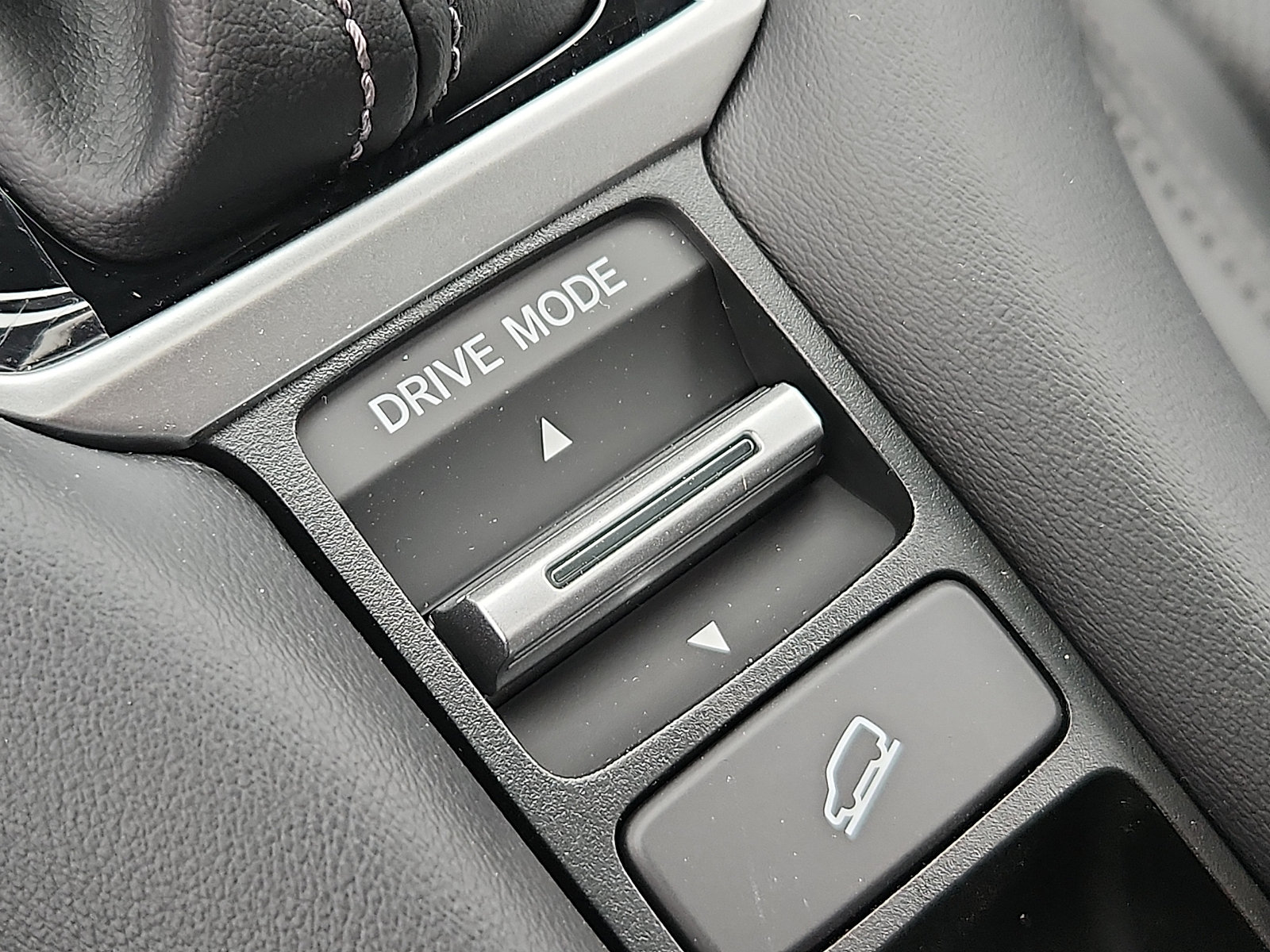 New 2026 Honda HR-V EX-L image 17
