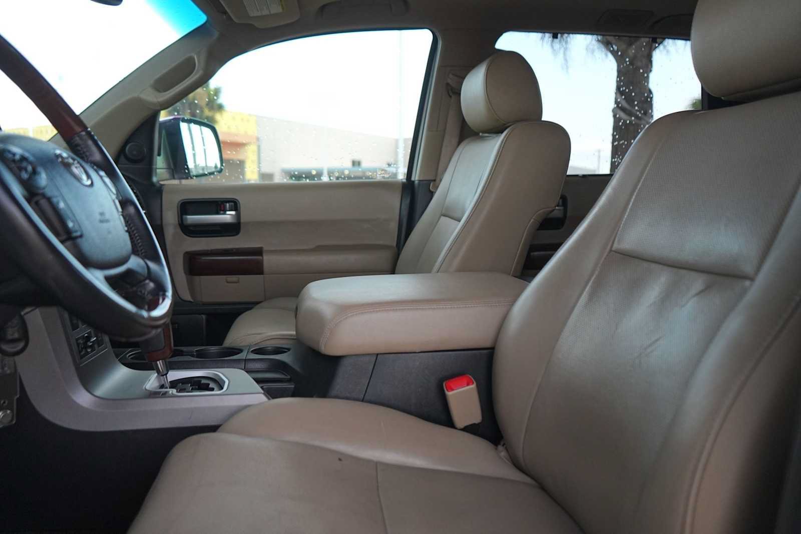Used 2013 Toyota Sequoia Platinum RWD image 11