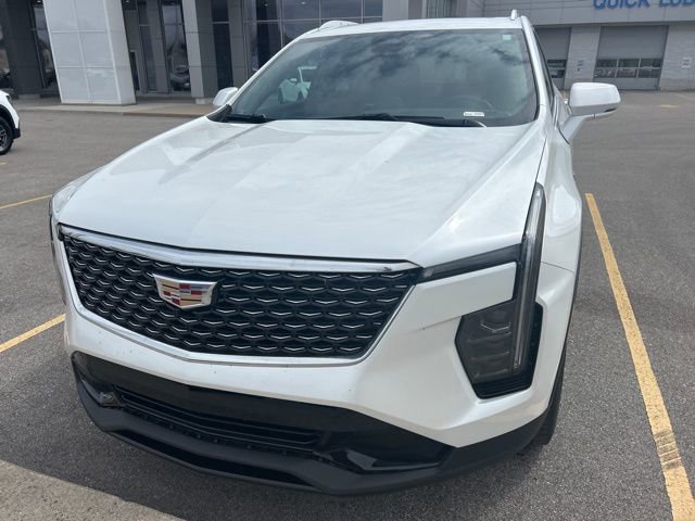 Used 2024 Cadillac XT4 Premium Luxury w/ Cold Weather Package AWD/4WD image 2
