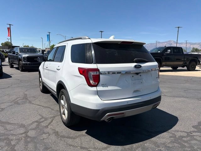 Used 2017 Ford Explorer XLT AWD/4WD image 11