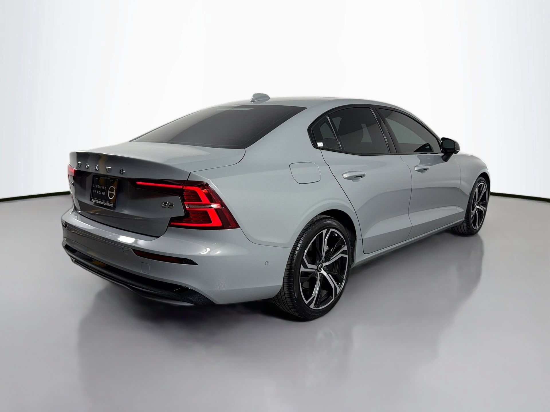 Certified 2024 Volvo S60 B5 Plus w/ Climate Package FWD image 6