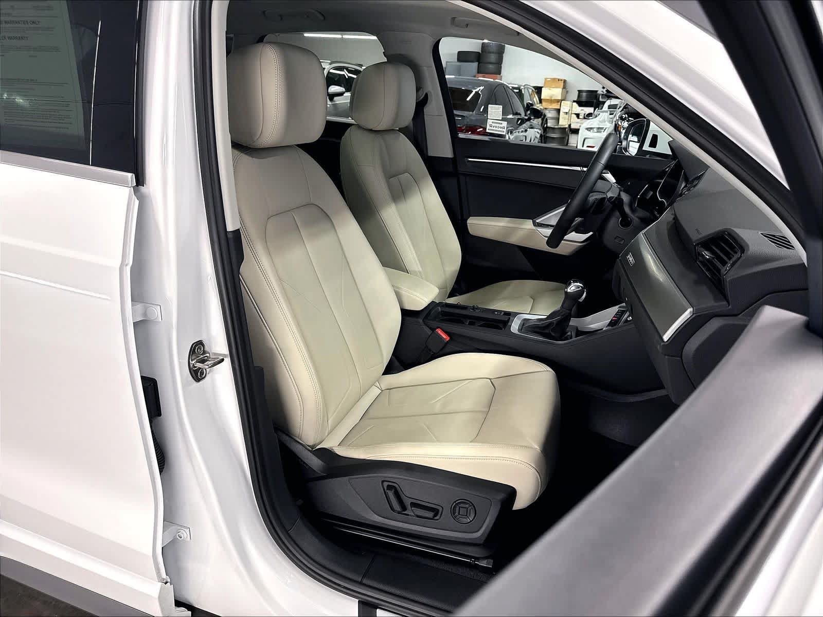 Certified 2025 Audi Q3 2.0T Premium AWD/4WD image 10