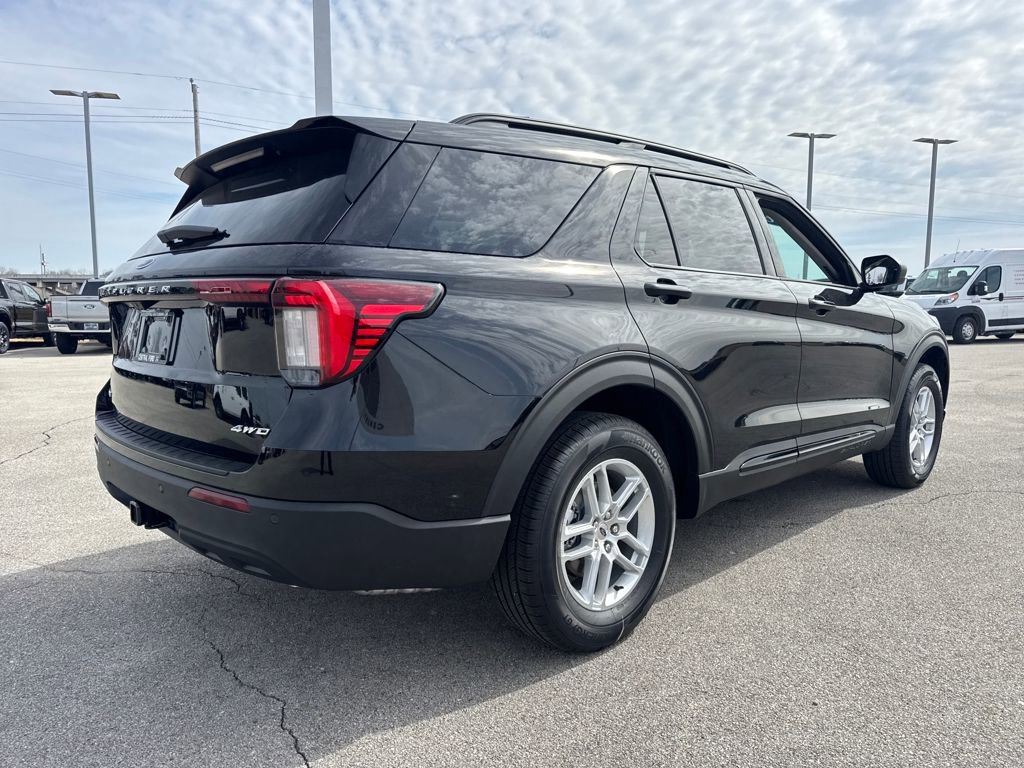 New 2026 Ford Explorer Active AWD/4WD image 7