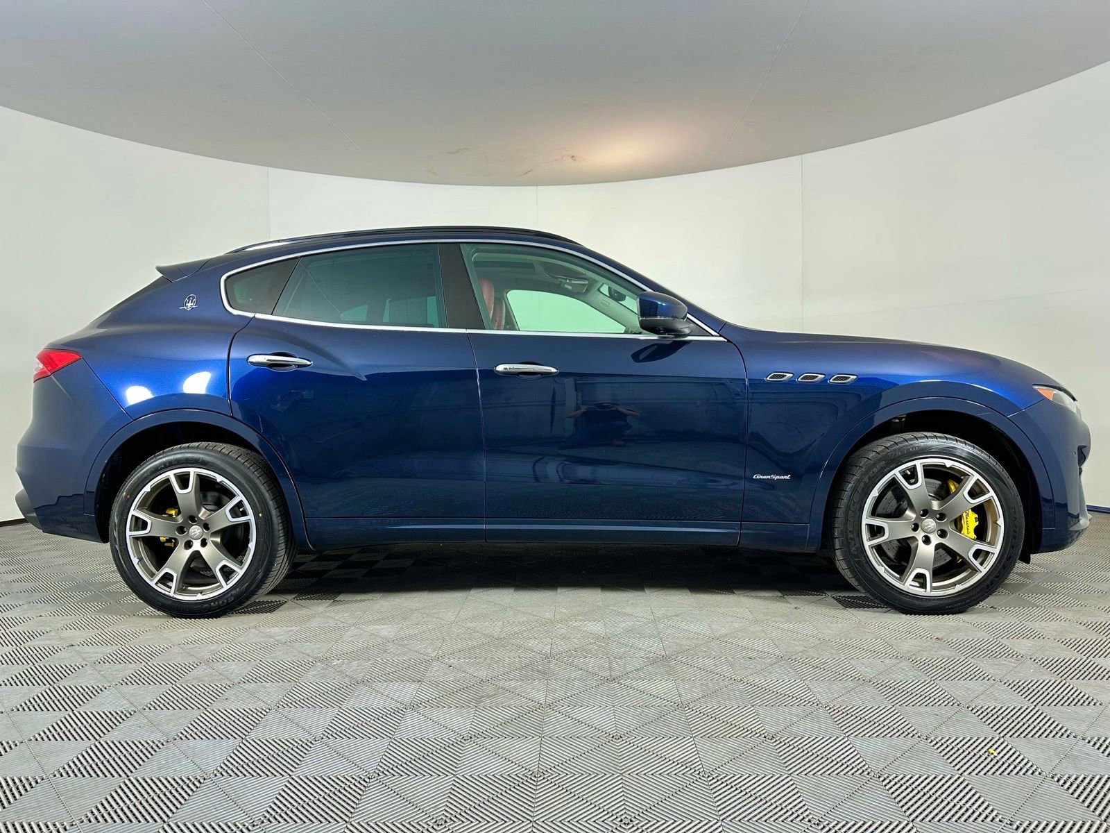 Used 2020 Maserati Levante S GranSport AWD/4WD image 29