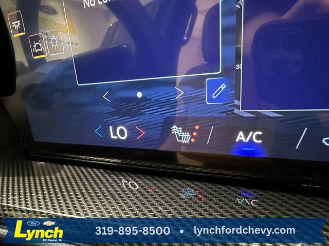 New 2027 Chevrolet Traverse Z71 w/ Enhanced Driving Package AWD/4WD image 14