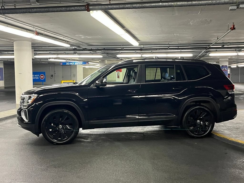 Used 2024 Volkswagen Atlas SE AWD/4WD image 35