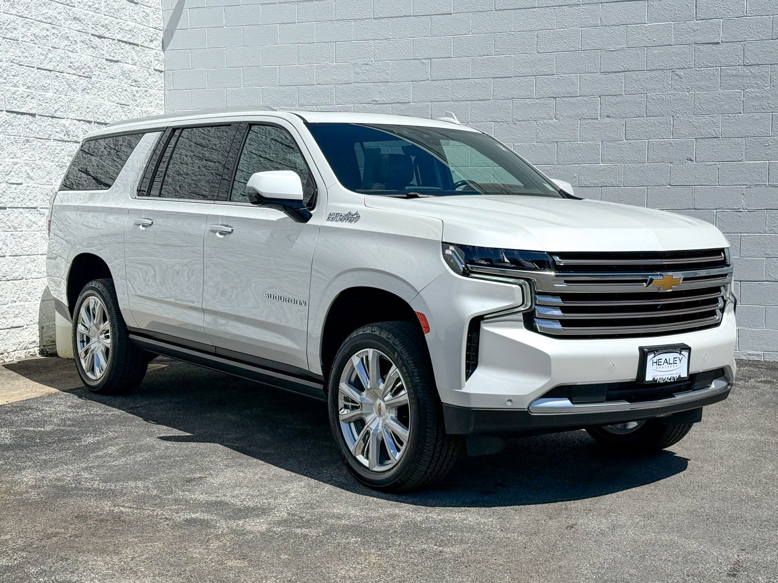 Used 2022 Chevrolet Suburban High Country AWD/4WD image 1