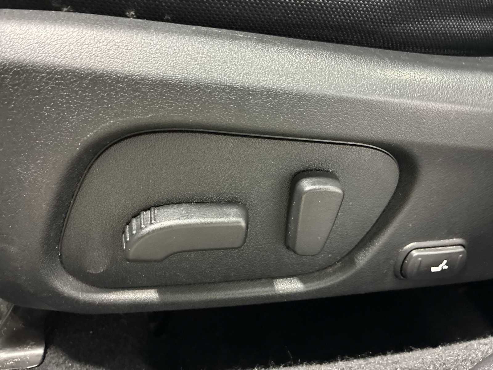 Used 2016 Subaru Forester 2.5i Premium w/ All-Weather Package image 14