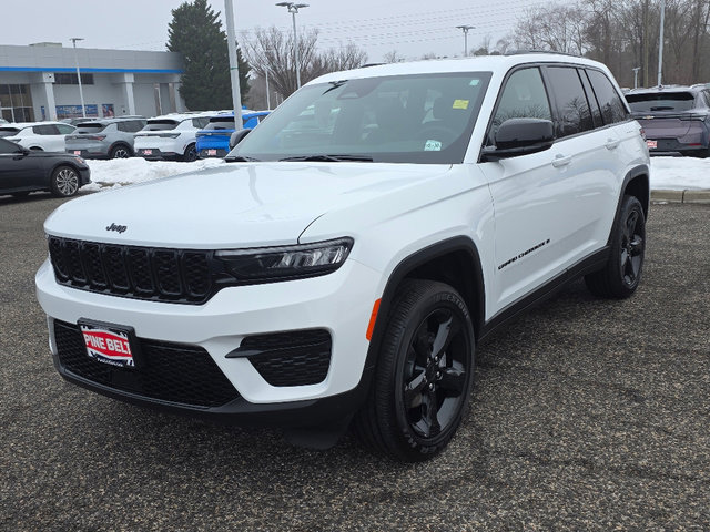 Certified 2025 Jeep Grand Cherokee Altitude image 1