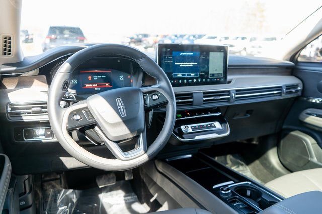 Used 2025 Lincoln Corsair Reserve w/ Jet Appearance Package image 13