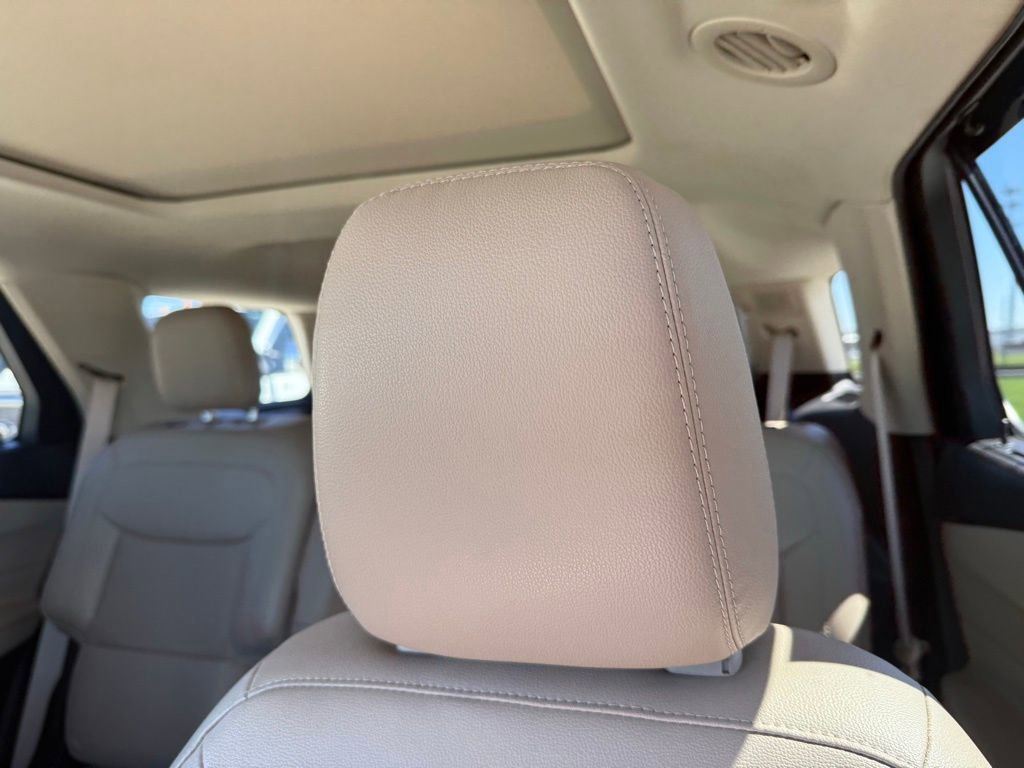 Used 2021 Ford Explorer Limited w/ Equipment Group 301A image 28