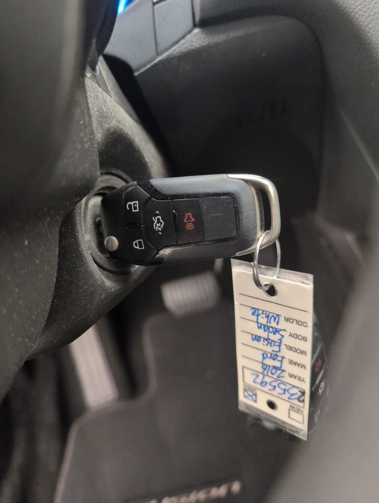 Used 2016 Ford Fusion SE image 44