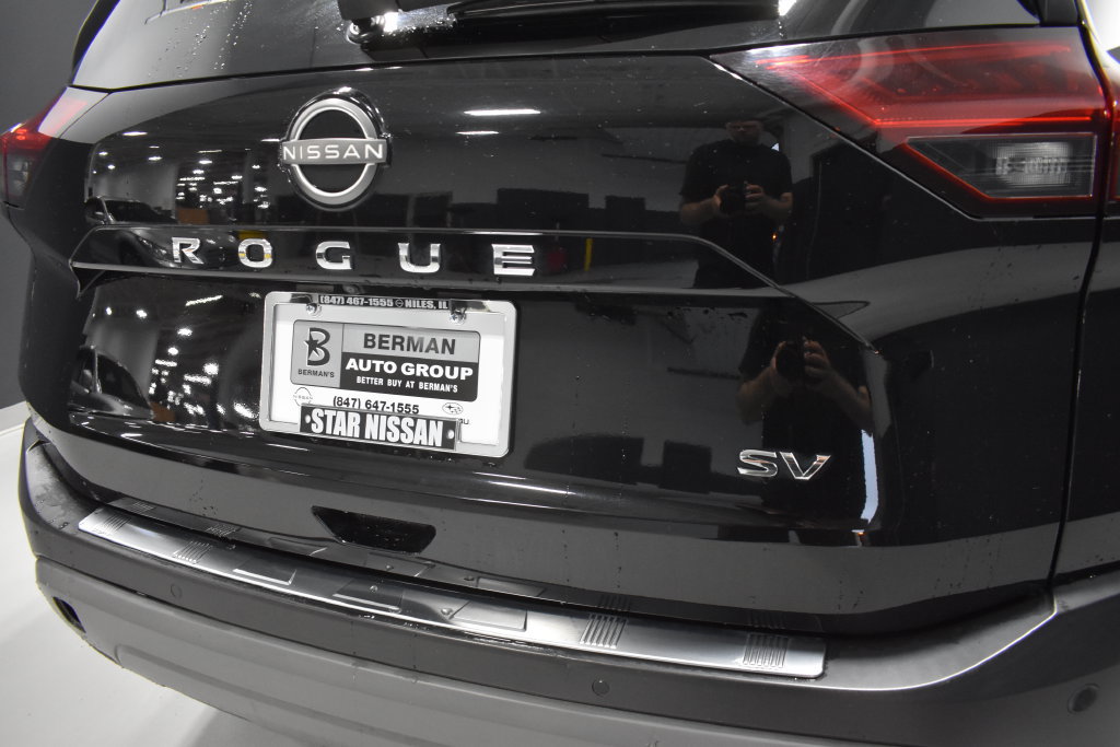 Used 2023 Nissan Rogue SV FWD image 13