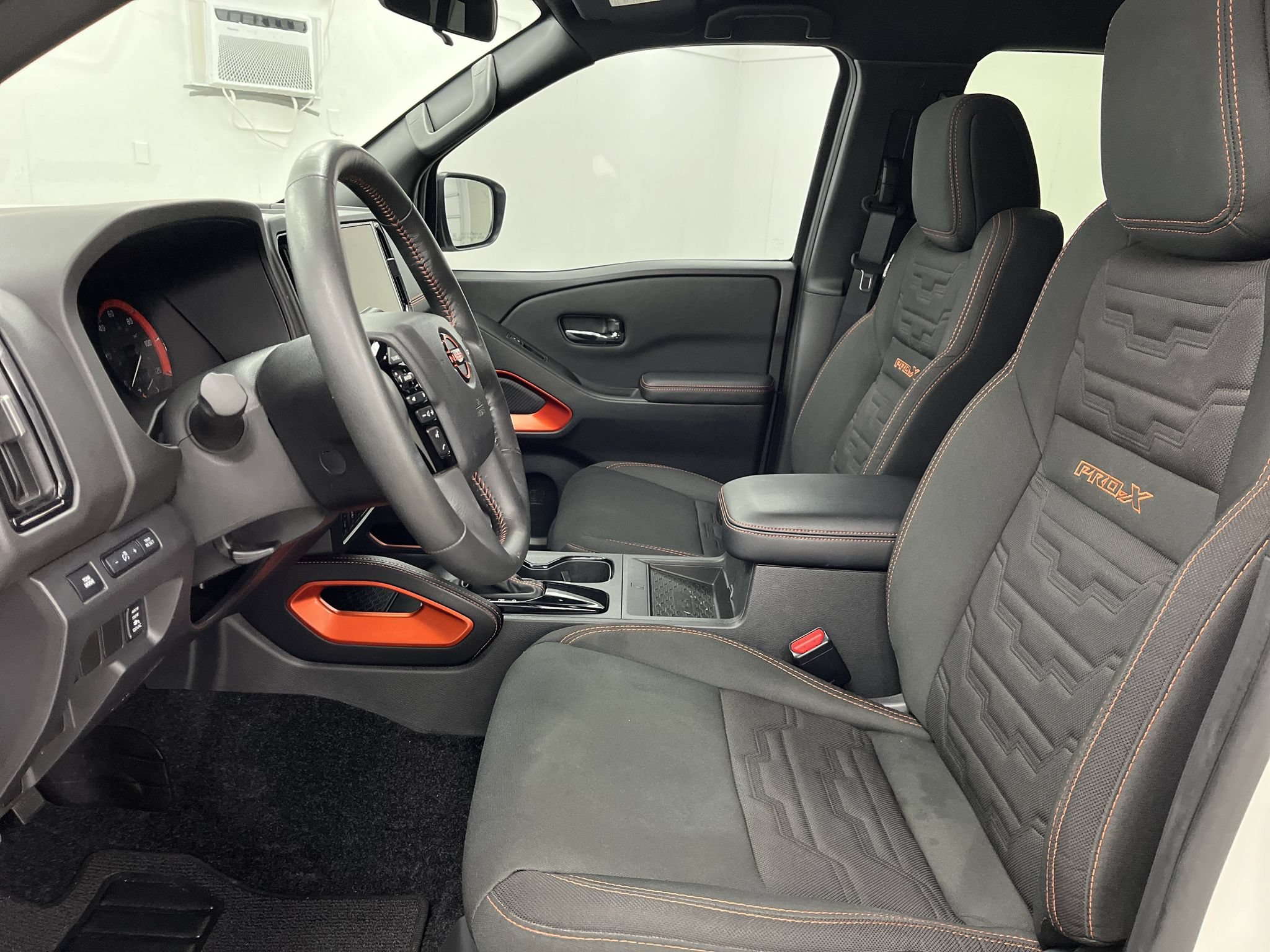 Used 2025 Nissan Frontier Pro-X w/ Pro Convenience Package RWD image 9