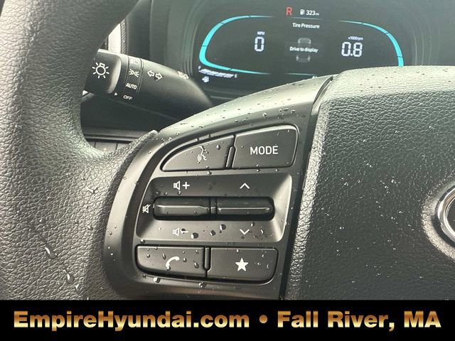 Used 2025 Hyundai Venue SE image 29