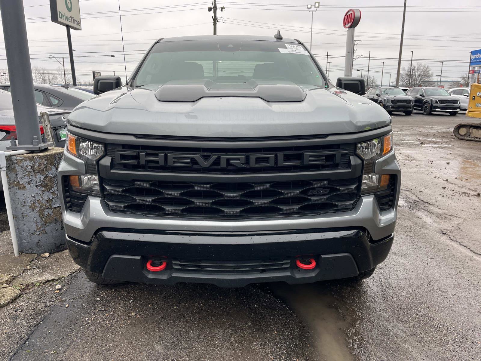 Used 2024 Chevrolet Silverado 1500 Custom Trail Boss w/ LPO, Dark Essentials Package image 2