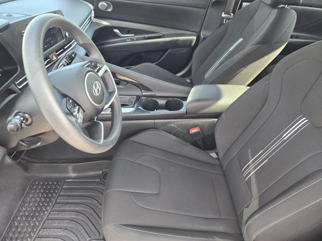 Used 2025 Hyundai Elantra Hybrid FWD image 12