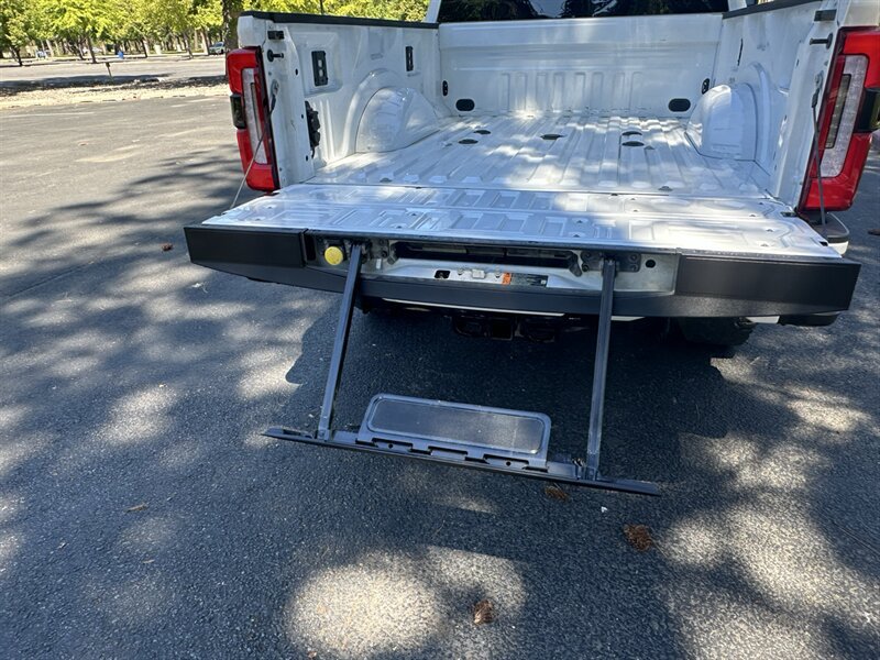 Used 2026 Ford F350 Platinum w/ Tremor Off-Road Package AWD/4WD image 24
