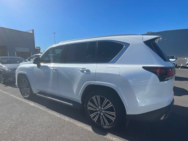 Certified 2025 Lexus LX 600 4WD w/ Accessory Package (Z1) image 4