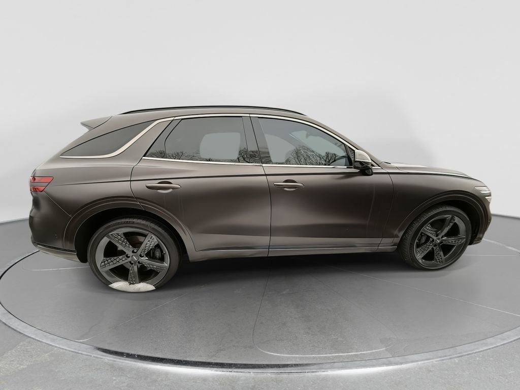 Certified 2023 Genesis GV70 2.5T w/ Sport Prestige Package image 5