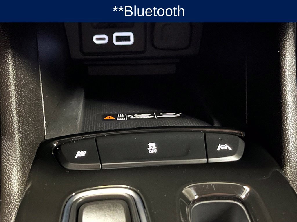 Used 2023 Chevrolet Bolt EUV LT w/ Convenience Package FWD image 11