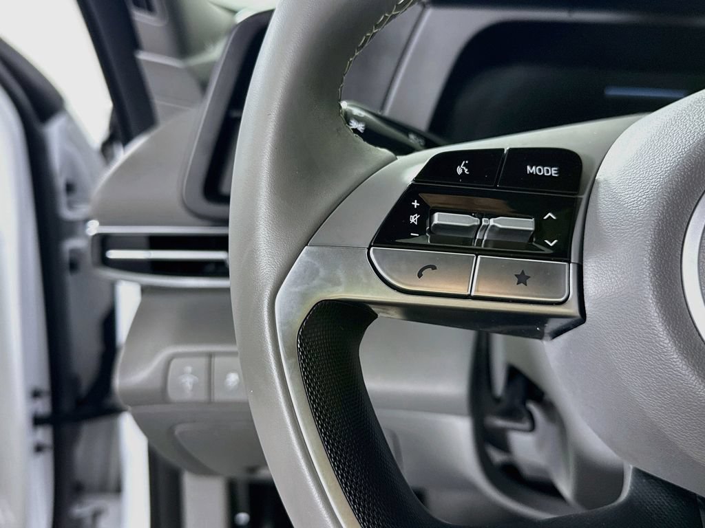 Certified 2025 Hyundai Elantra Sport FWD image 21