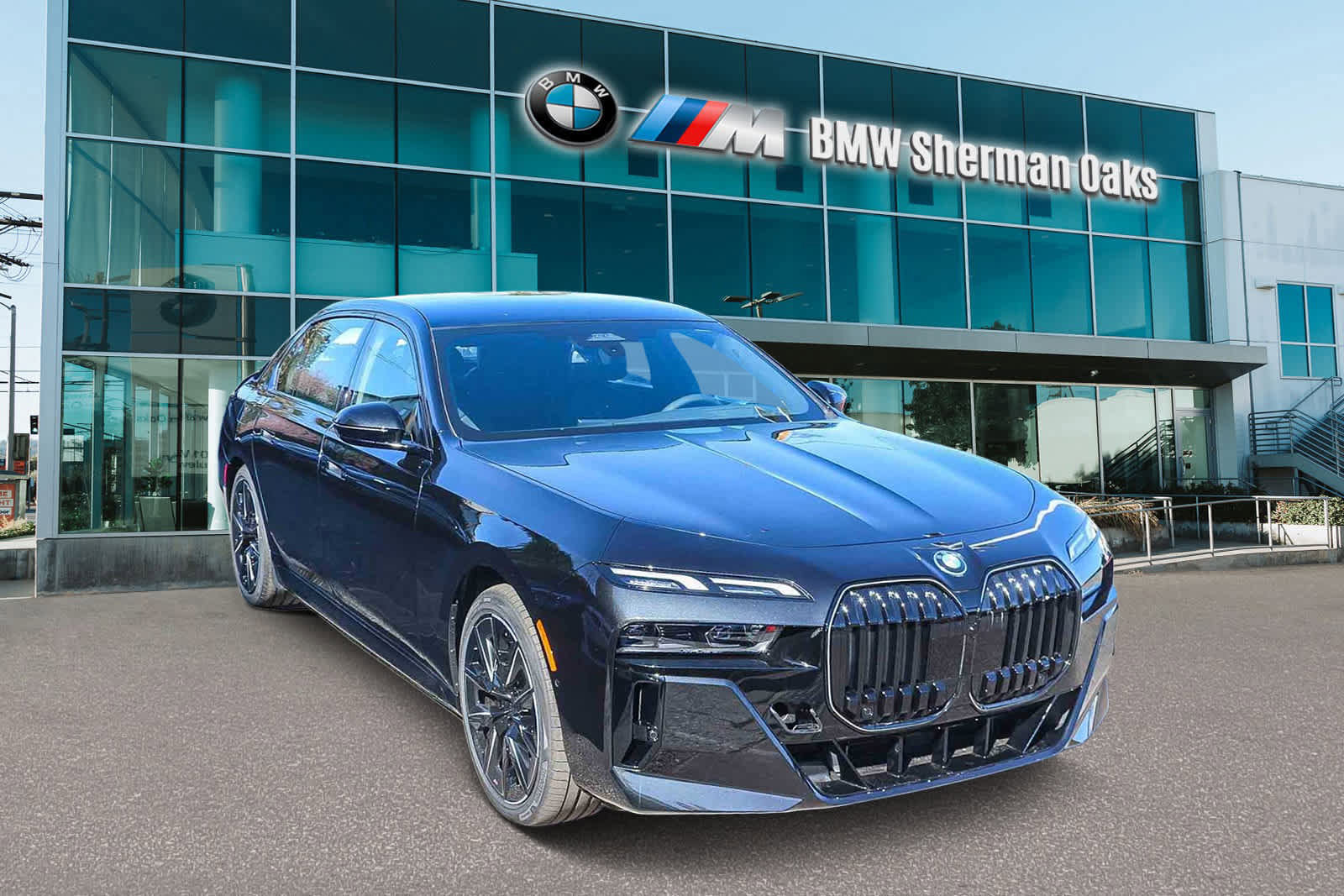 New 2026 BMW i7 eDrive50 w/ M Sport Package image 3