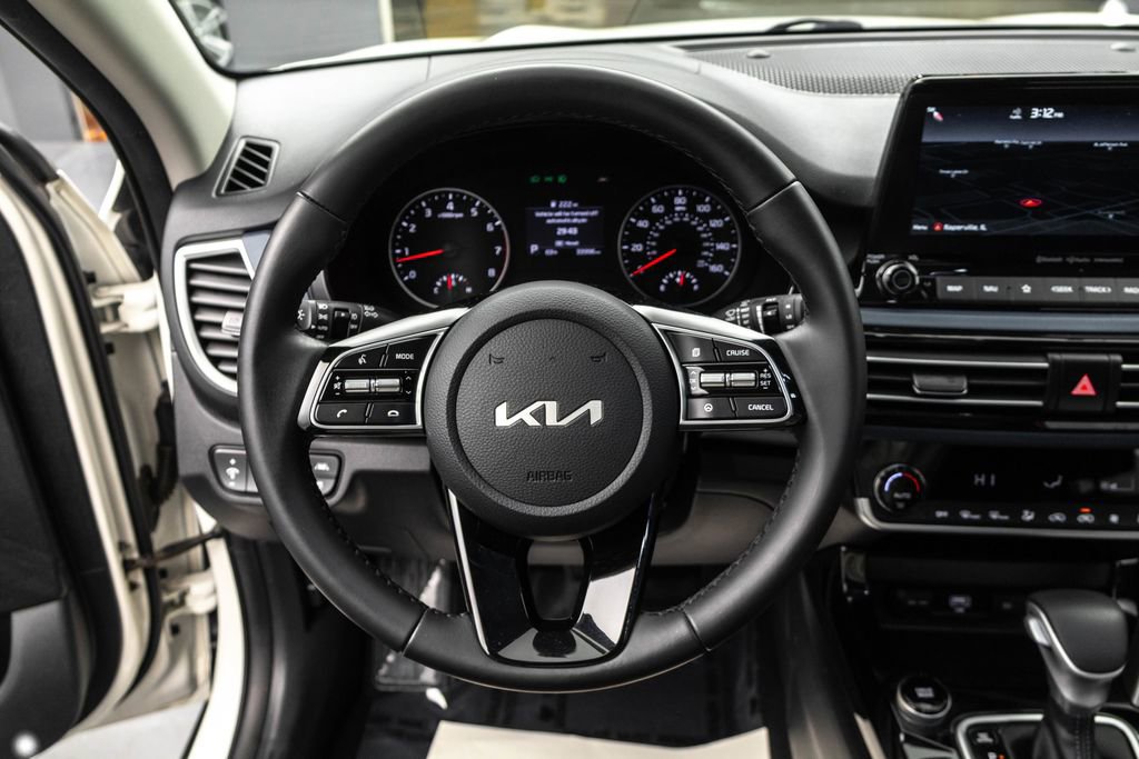 Used 2022 Kia Seltos Nightfall Edition image 19