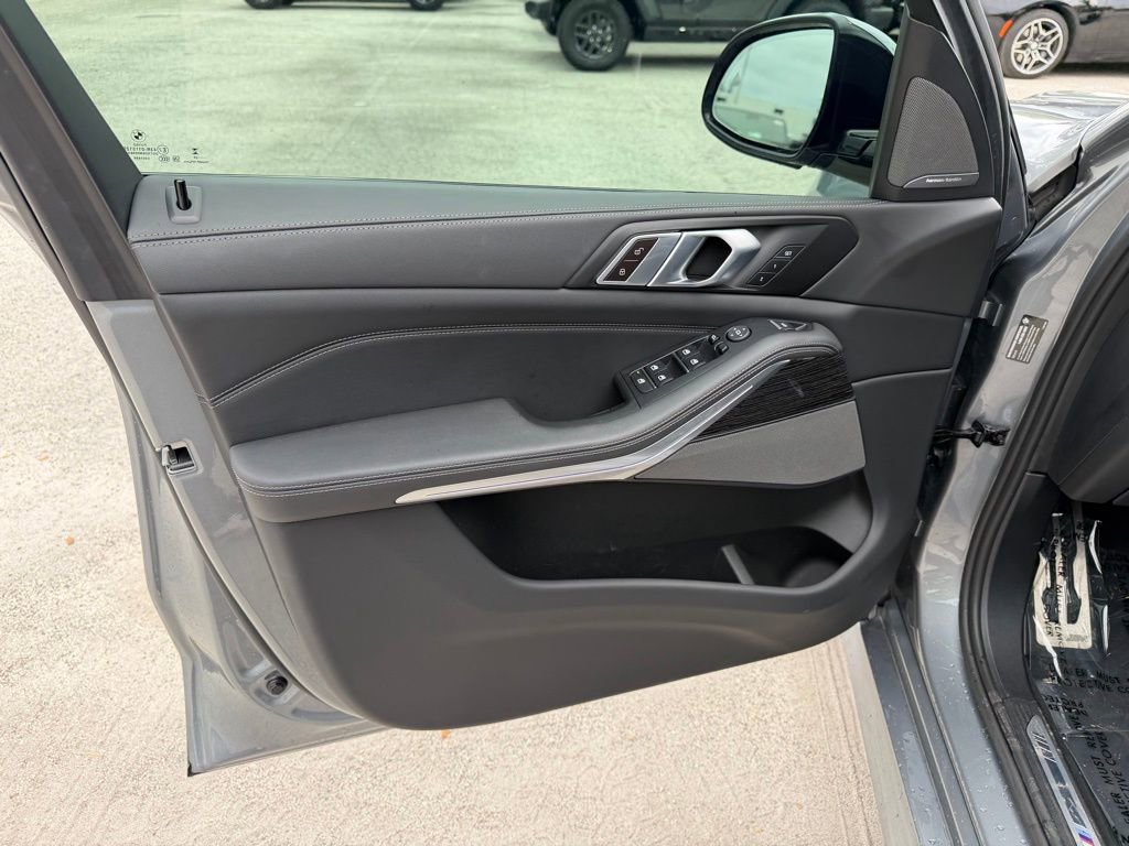 Used 2024 BMW X5 sDrive40i w/ M Sport Package image 13