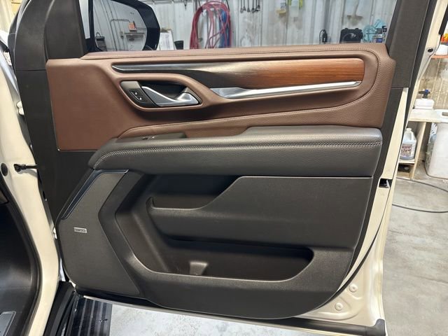 Used 2022 GMC Yukon XL Denali w/ Denali Premium Package image 28