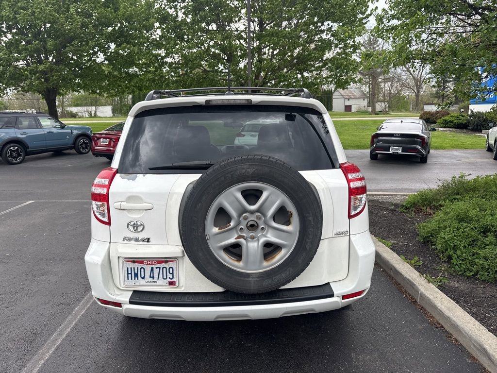 Used 2012 Toyota RAV4 4WD w/ Value Pkg image 4