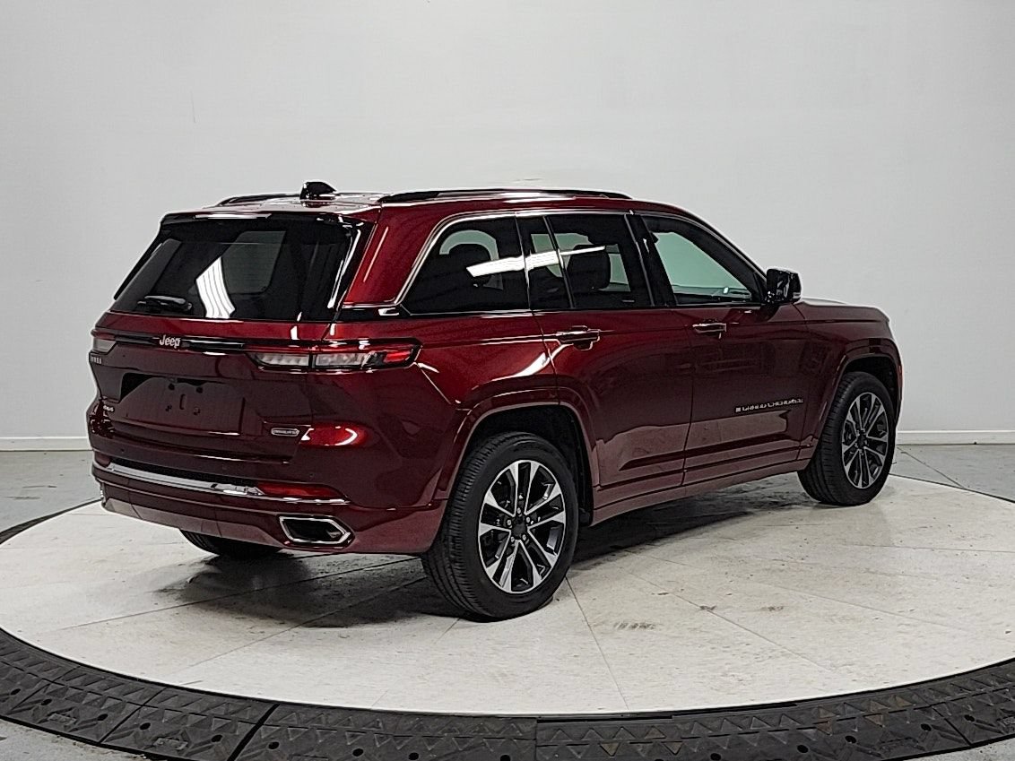 Used 2023 Jeep Grand Cherokee Overland AWD/4WD image 7