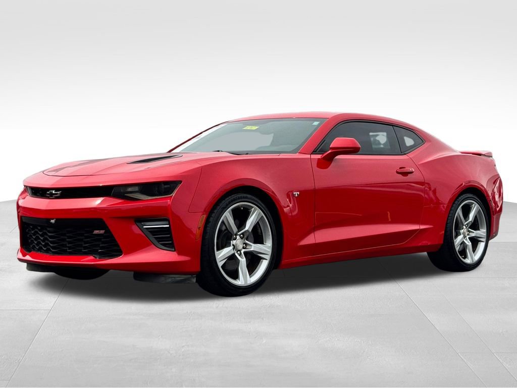 Used 2018 Chevrolet Camaro SS RWD image 3