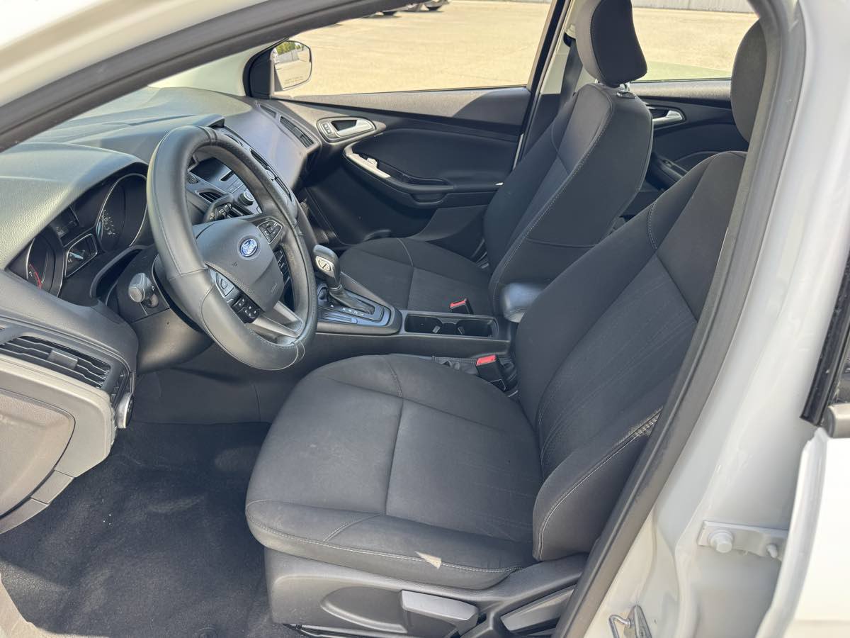 Used 2017 Ford Focus SE FWD image 19
