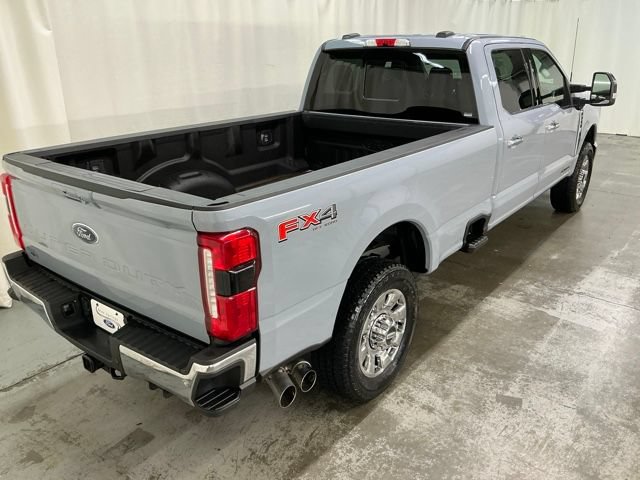 Used 2025 Ford F350 Lariat w/ Lariat Ultimate Package AWD/4WD image 3