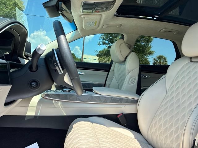 Used 2024 Genesis GV70 3.5T Sport w/ Sport Advanced Package AWD/4WD image 22