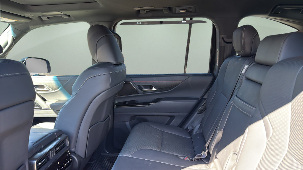 Used 2025 Lexus LX 600 4WD w/ Accessory Package (2T) image 17