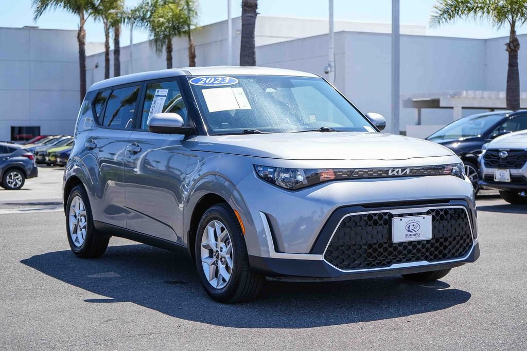 Used 2023 Kia Soul S FWD image 3