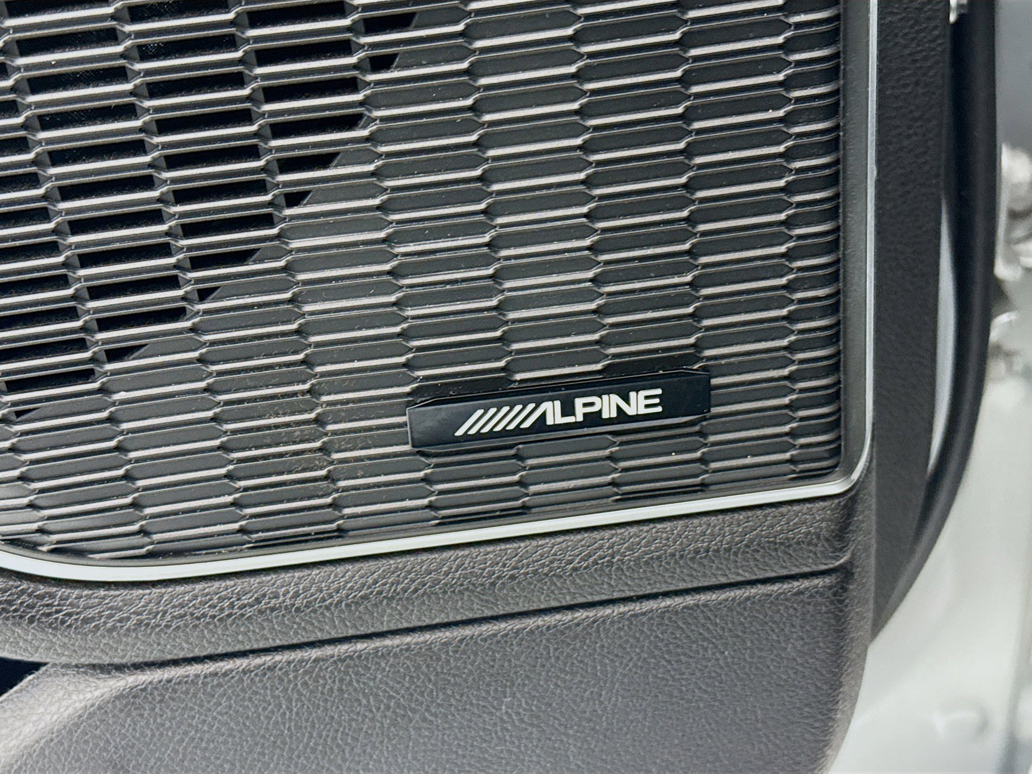 Used 2023 Jeep Grand Cherokee L Limited image 21