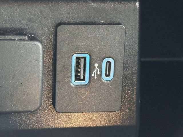 Used 2023 Ford Explorer XLT w/ Equipment Group 202A AWD/4WD image 27
