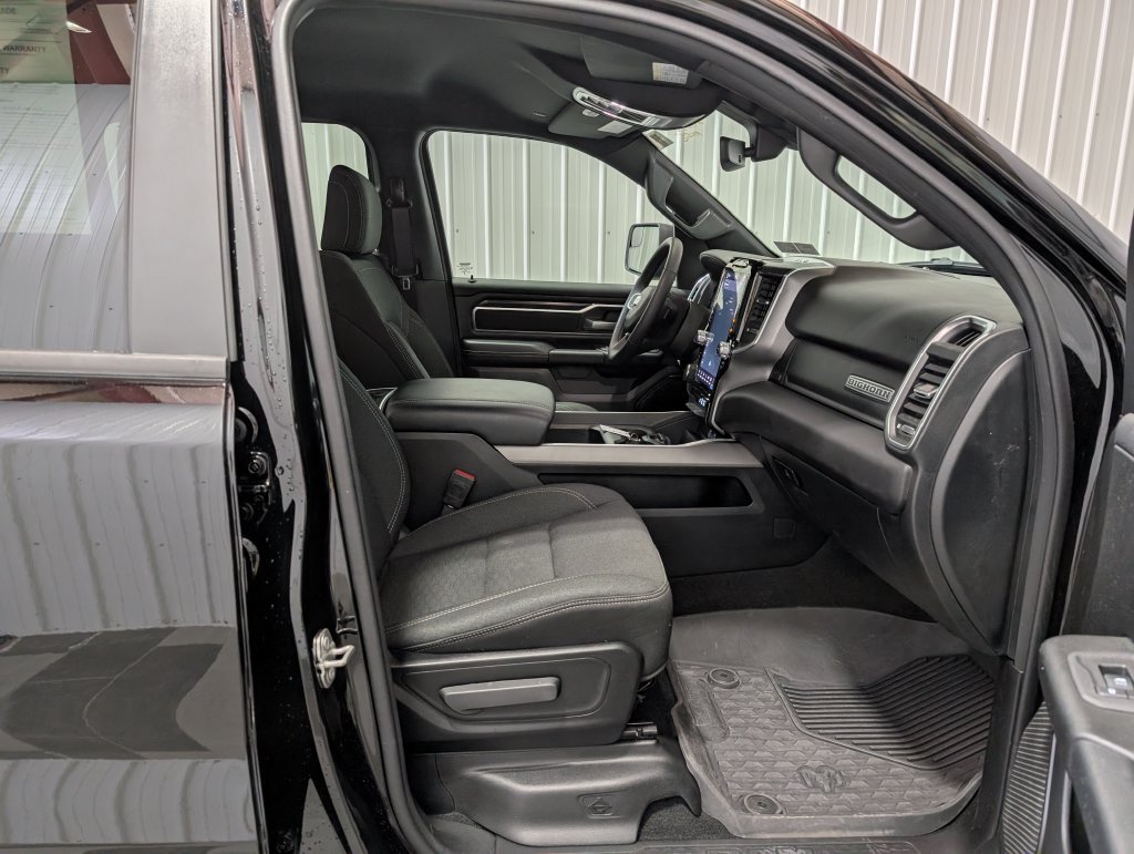 Used 2025 RAM 1500 Big Horn AWD/4WD image 30
