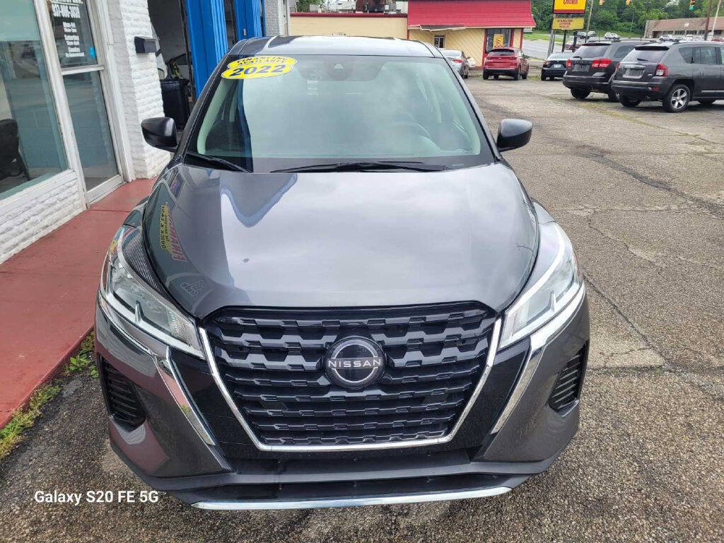 Used 2022 Nissan Kicks S image 2