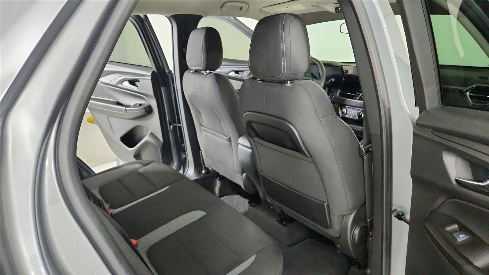 Used 2024 Chevrolet TrailBlazer LT w/ Driver Confidence Package image 23