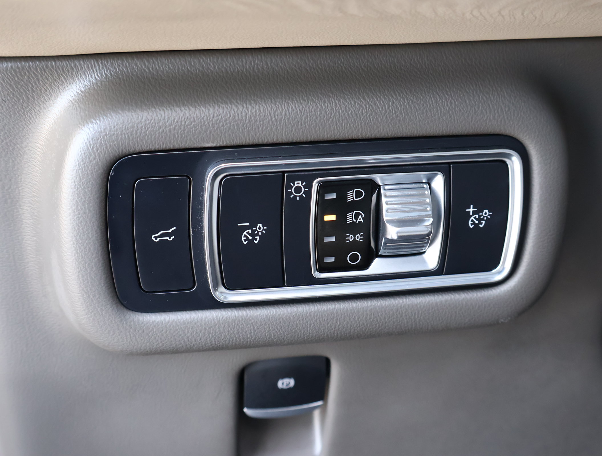 Used 2024 Lincoln Nautilus Reserve AWD/4WD image 12