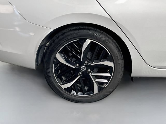 Used 2024 Nissan Versa SR FWD image 36
