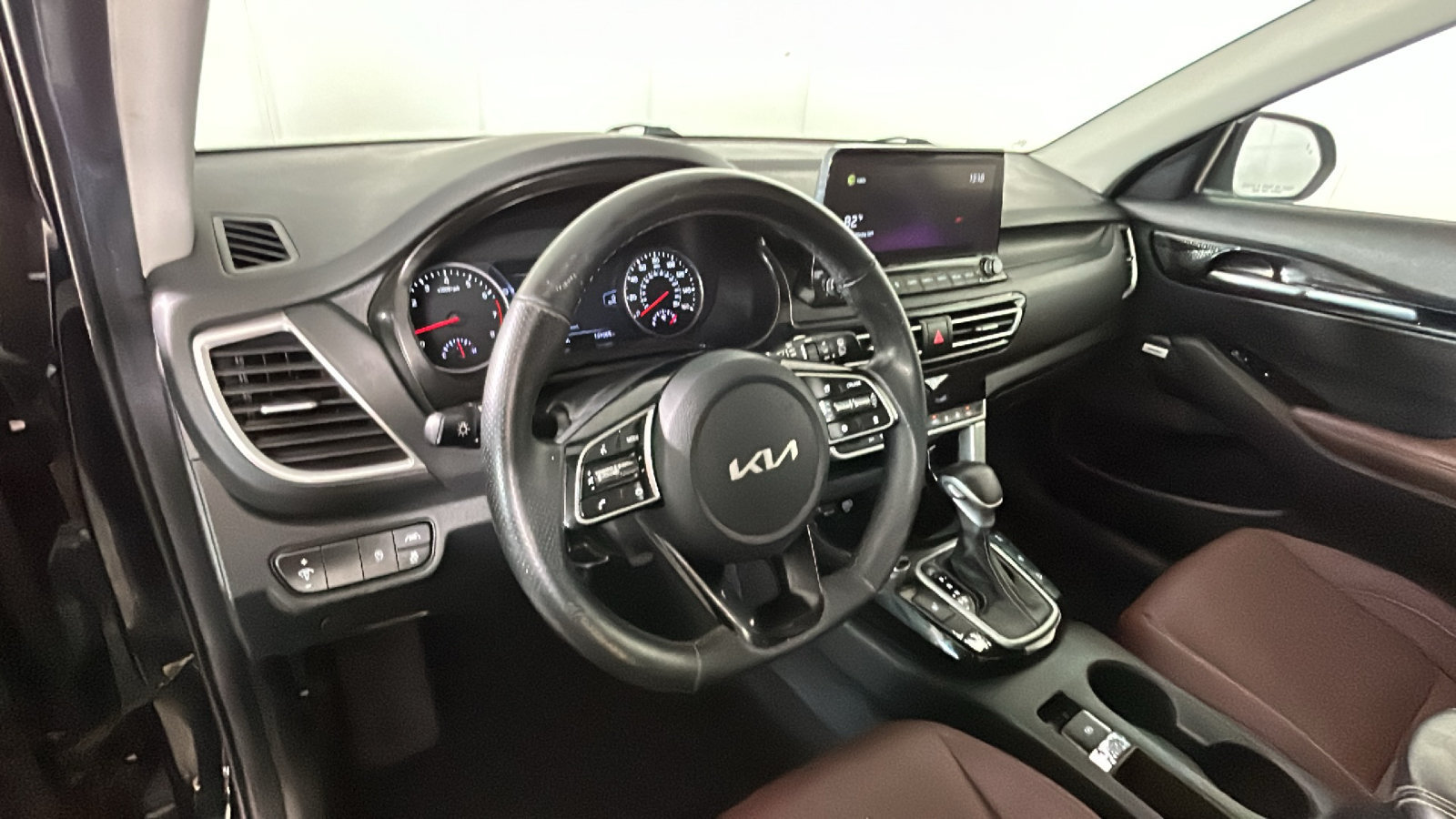 Used 2022 Kia Seltos SX w/ Sunroof Package AWD/4WD image 17