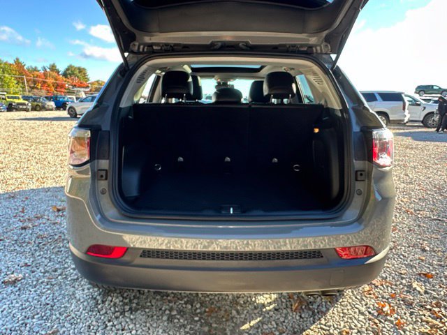 Used 2022 Jeep Compass Limited w/ Sun and Sound Group AWD/4WD image 17