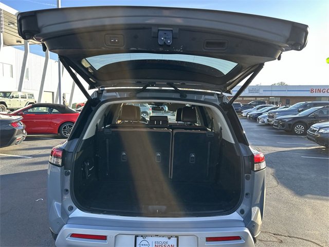 Certified 2022 Nissan Pathfinder Platinum w/ Cargo Package image 21