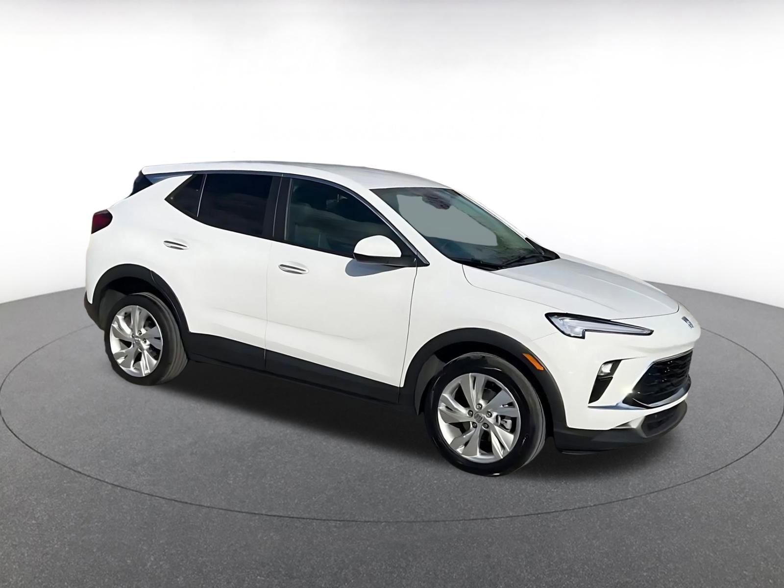 Used 2025 Buick Encore GX Preferred FWD image 2